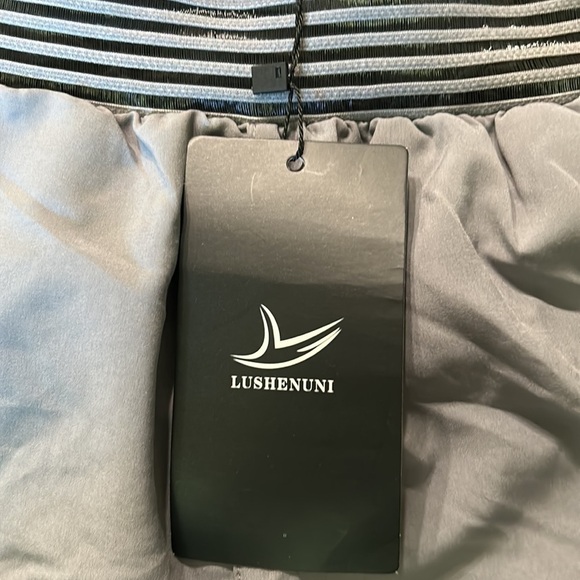 Women's Shorts LUSHENUNI Activewear Dark Gray Shorts Size-M & L NWT - Picture 4 of 4